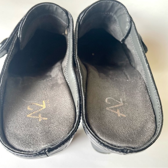 A2 by Aerosoles “Cintennial” Faux Croc print 3”Heeled Slides Black Size 7.5M - Picture 8 of 11